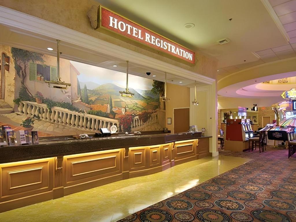 Suncoast Hotel And Casino Las Vegas Exterior foto